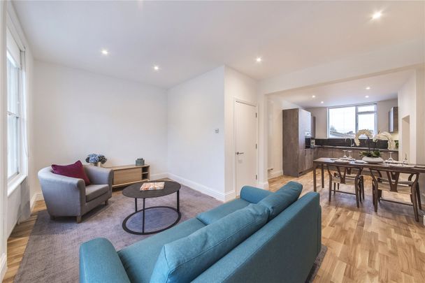 Bright Two Bedroom Maisonette in Chelsea - Photo 1