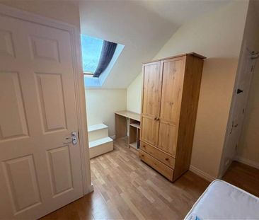 Apt 8 Fitzwilliam Square, off Rugby Avenue , Belfast, BT7 1JH - Photo 4