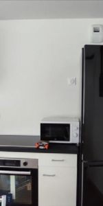 A LOUER CARENTOIR centre-ville réf 143/388 - appartement de type 2 meublé d'une surface de 34 m... - Photo 4