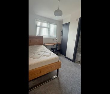5 Bed Terraced House, Humber Avenue, CV1 - Photo 2
