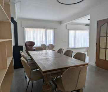 Ruime gerenoveerde woning met 3 slpks, gelegen op wandelafstand van... - Photo 2