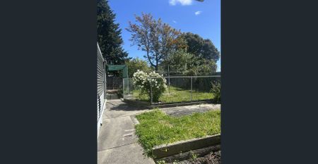 THREE BEDROOM HOUSE - Photo 4