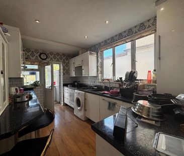 4 bedroom house to rent - Photo 6