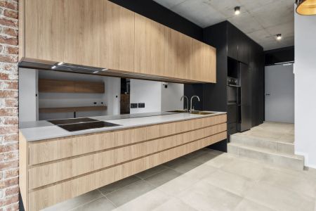 Industrial-Chic Apartment in Kingston's Iconic Warehouse Development - Photo 4