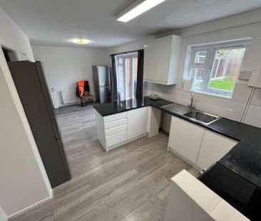 The Cobbins, Waltham Abbey, EN9 - Photo 2