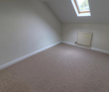 2 bedroom end of terrace house to rent - Photo 4