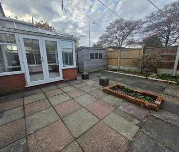 3 bedroom end of terrace house to rent - Photo 1