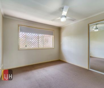 AIRCONDITIONED SPACIOUS 3 BEDROOM TOWNHOUSE IN GREAT LOCATION ! - Photo 6
