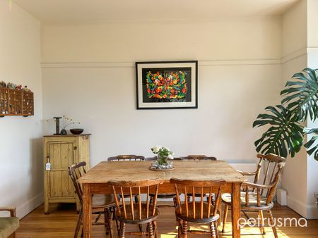 Stunningly renovated New Town home - Photo 5