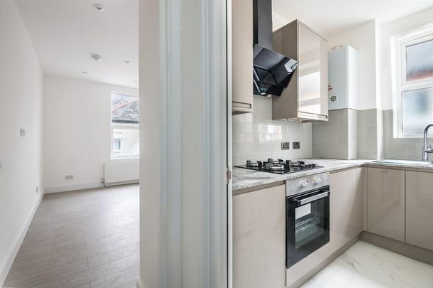 Studio to rent - Photo 1