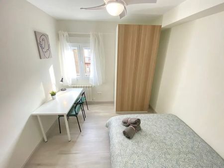 Calle de Amós de Escalante, Madrid, Community of Madrid 28017 - Photo 4