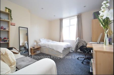 14 Bedroom Student Houses Hyde Park Leeds - Photo 4