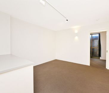 Charming Apartment In Prime Location - Photo 1