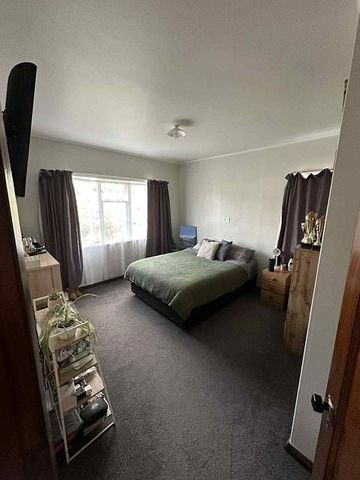 Charming family home move-In Ready & Pet Friendly! - Photo 4