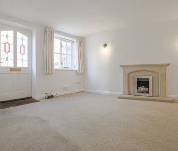 3 bedroom cottage with parking – central Stamford - Photo 1