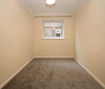 2 bed Flat for rent - Photo 6