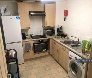 1 bedroom in a flat share to rent - Photo 5