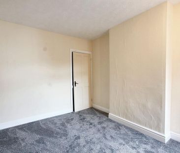 2 bedroom semi-detached house to rent - Photo 4