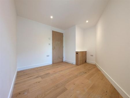 3 bedroom apartment to rent - Photo 4