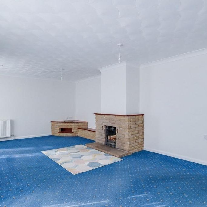 3 bedroom detached bungalow to rent - Photo 1