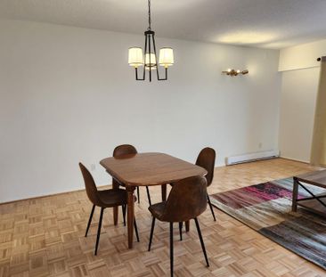 Spacieux condo 1 chambre meublé - Près de la Place Versailles et du... - Photo 1