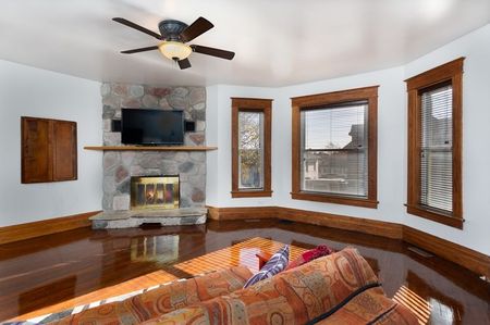 For Lease - 337 DUFFERIN Avenue, Quinte West, Ontario - Photo 2