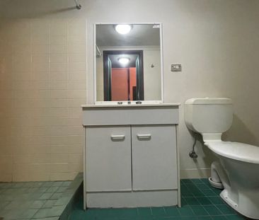 Furnished Loft Apartment in Prime University District Location - Photo 5