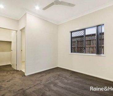 3 bedroom, 2 bathroom home! - Photo 6