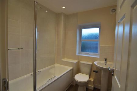 3 bedroom terraced house to rent - Photo 3