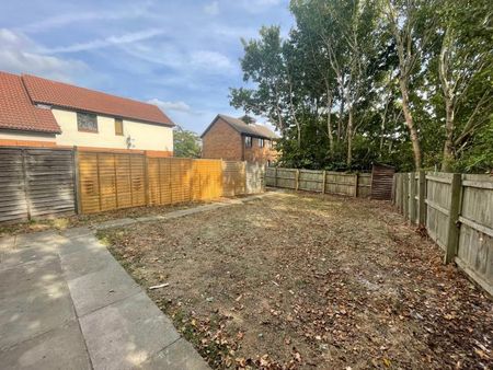 2 bedroom detached house to rent - Photo 2