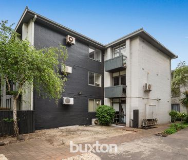 Bright and Spacious Central One Bed - Photo 6