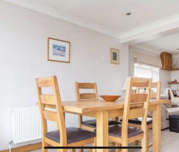 3 bedroom detached house to rent - Photo 4