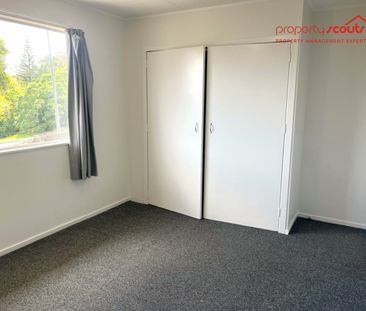 Comfortable 4-Bedroom Home With Large Yard & Rumpus - Photo 5