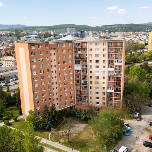 PRENÁJOM: 2-izb. PRI CENTRE | Južná trieda 22 | zariadený | Loggia | rekonštruovaný - Photo 1