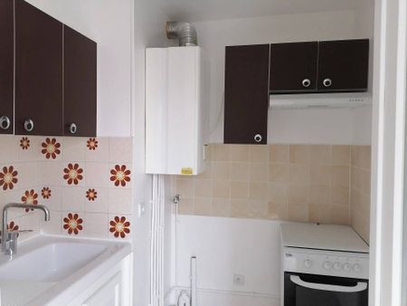 Appartement à louer - Nîmes 2 pièces de 36 m² - Photo 3