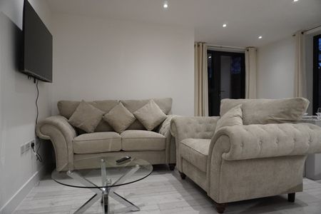 2 Bed Flat, Krishna Court, NW9 - Photo 2