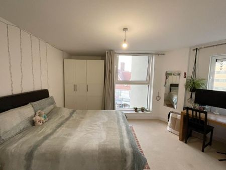 2 bedroom flat to rent - Photo 4