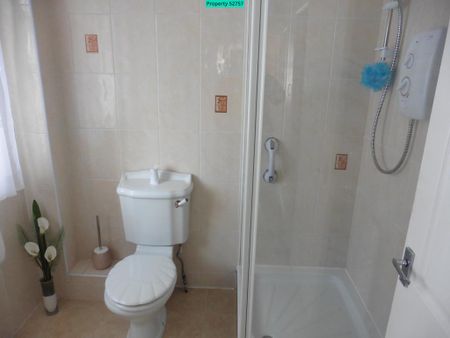 3 bedroom semi-detached house to rent - Photo 3