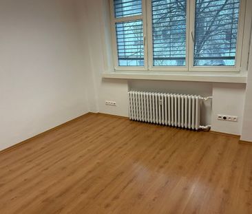 5 izbový byt na prenájom v BA I, Starom Meste, pri EUROVEA - Bezručova ul. - Photo 2