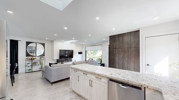 For Lease - 22 Gladsmore Crescent Unit# Upper, Toronto, Ontario - Photo 1