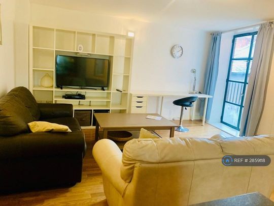 1 bedroom flat to rent - Photo 1