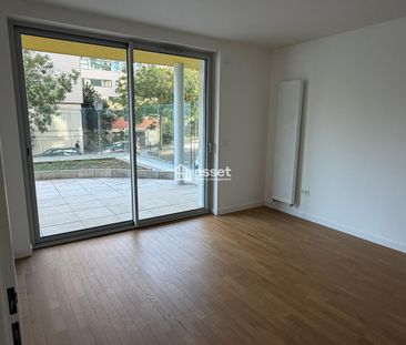 Tout savoir sur cet appartement dans le quartier Centre Ville, à Suresnes - Photo 2