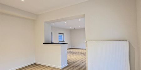 Appartement te huur in Péruwelz voor € 730 met 2 slaapkamers - Photo 4