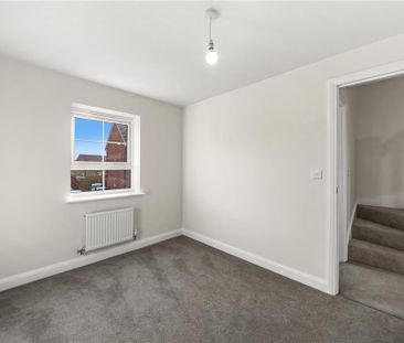 4 bedroom semi-detached house to rent - Photo 6