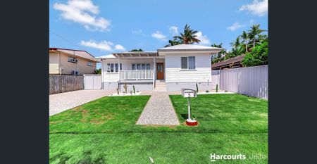 Fully renovated lowset home with stylish finishes in quiet street - Photo 4