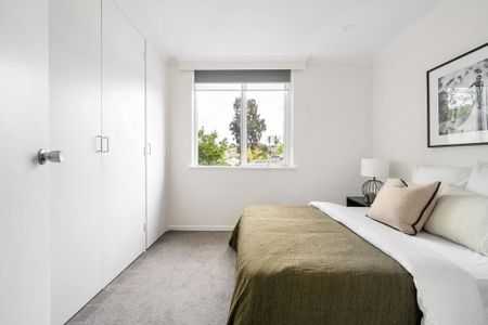 Hawthorns finest Apartment - Photo 3