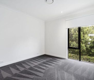 Stunning Two-Story, Three-Bedroom Home! - Photo 5