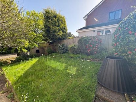 1 bedroom in a house share to rent - Photo 3