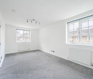 4 bedroom townhouse to rent - Photo 3