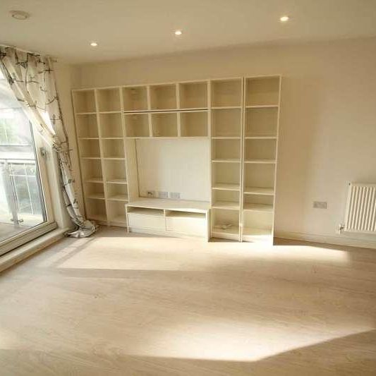 Gwq, Brentford, TW8 - Photo 1